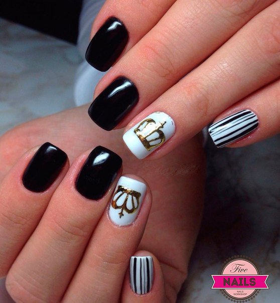 black-and-white-nail-2