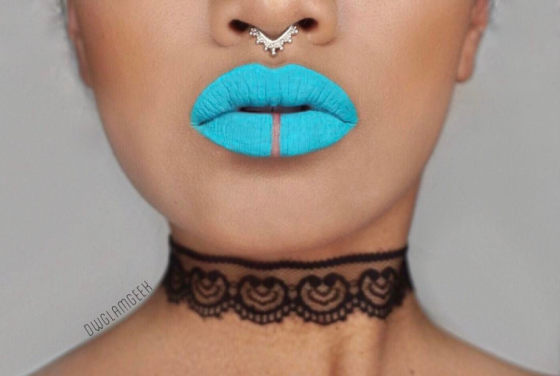 MAKE -UP- LIP -WITH- PERCING- EFFECT-555