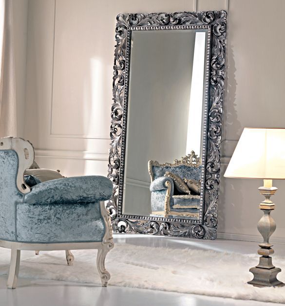 Mirrors- in- the- interior- of- the- living- room-34