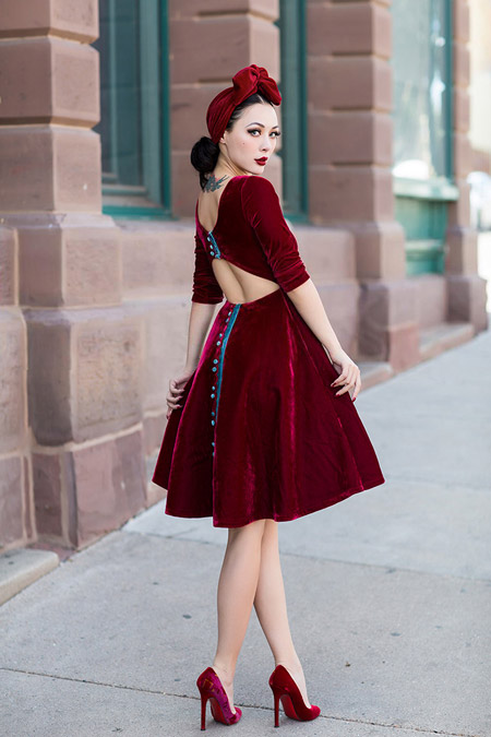 Velvet-dress-is-a-chic-look-25