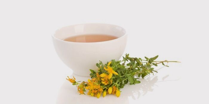 Hypericum tincture against acne marks