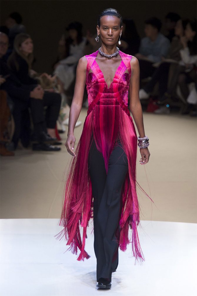 Muoti_ housut_ syksy_ talvi_ 2019_alexander_mcqueen