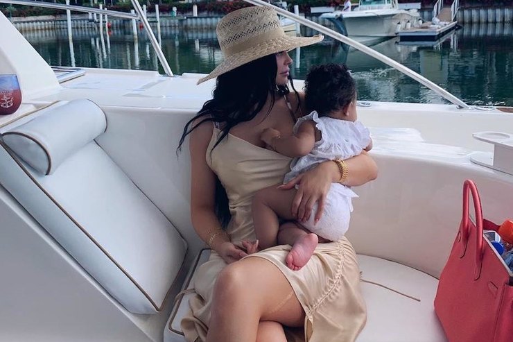 Kylie Jenner - Stormi-66-