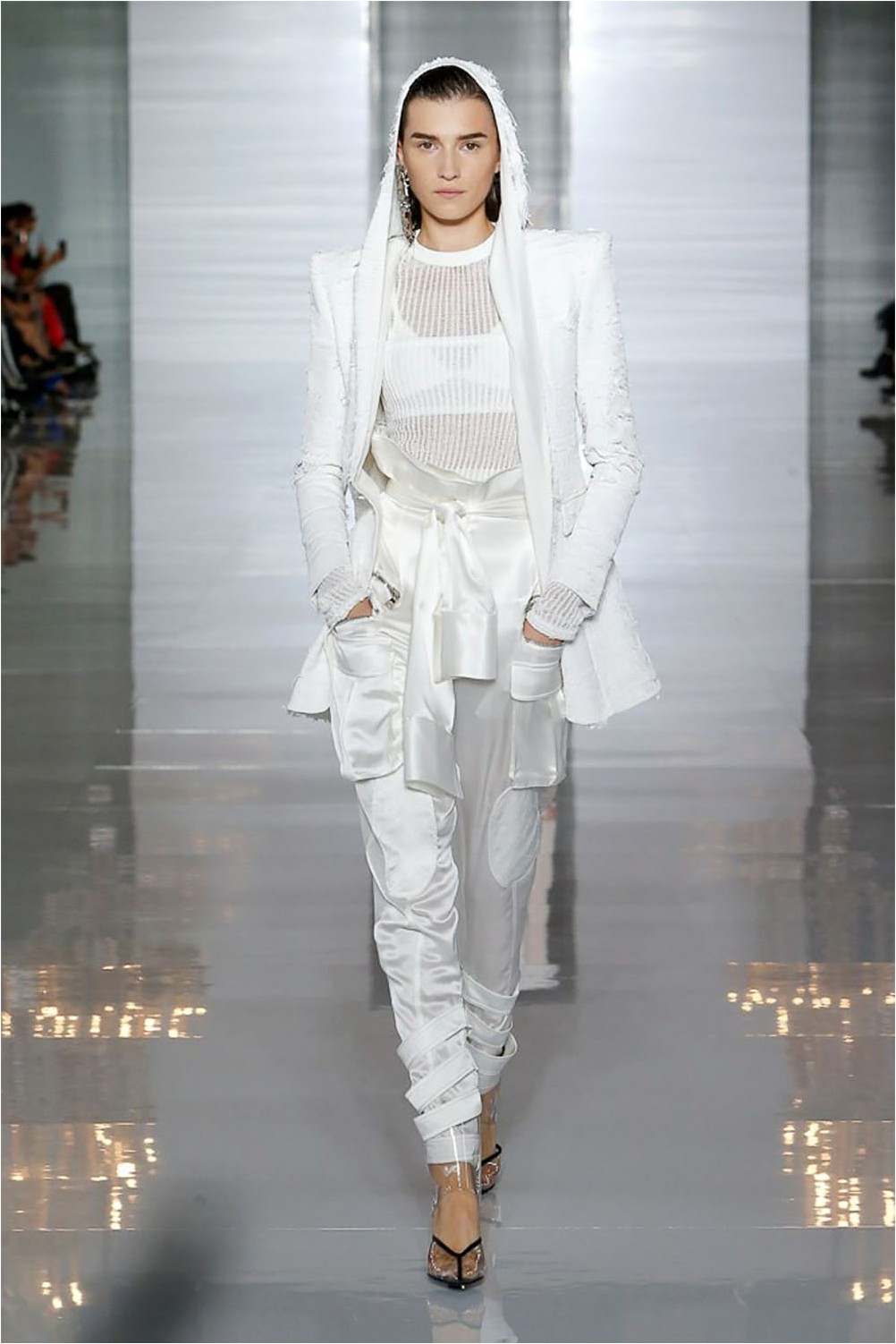 กระเป๋าปะของ Balmain