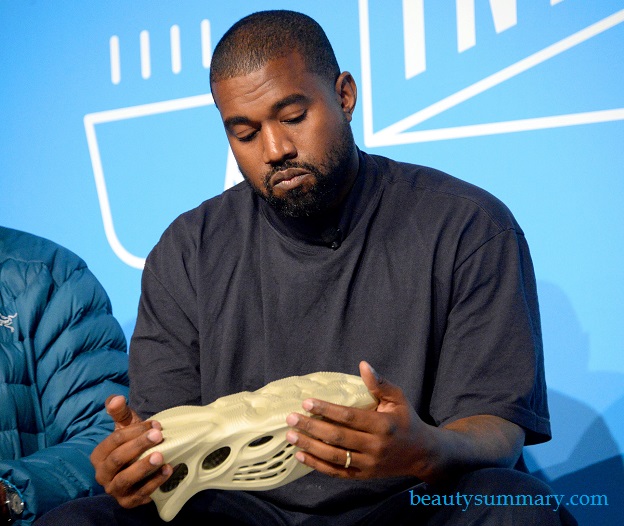 Kanye West en tête de la liste des personnes les mieux payées de Forbes